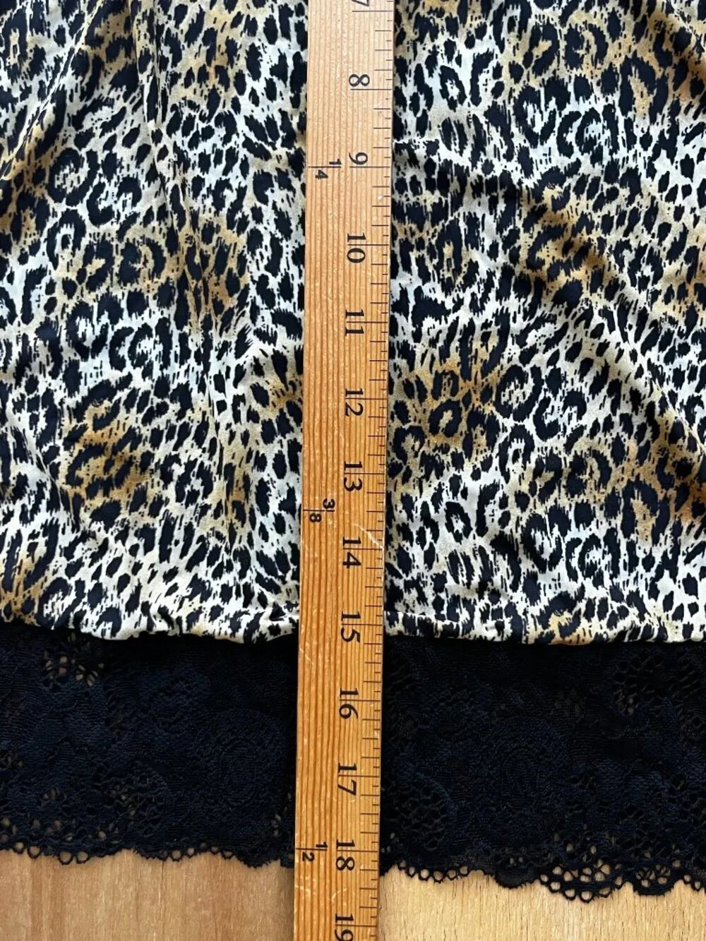 VICTORIA’S SECRET CHEETAH PRINT SILVER TAB PADDED SLIP Women’s sz 34B Black Lace